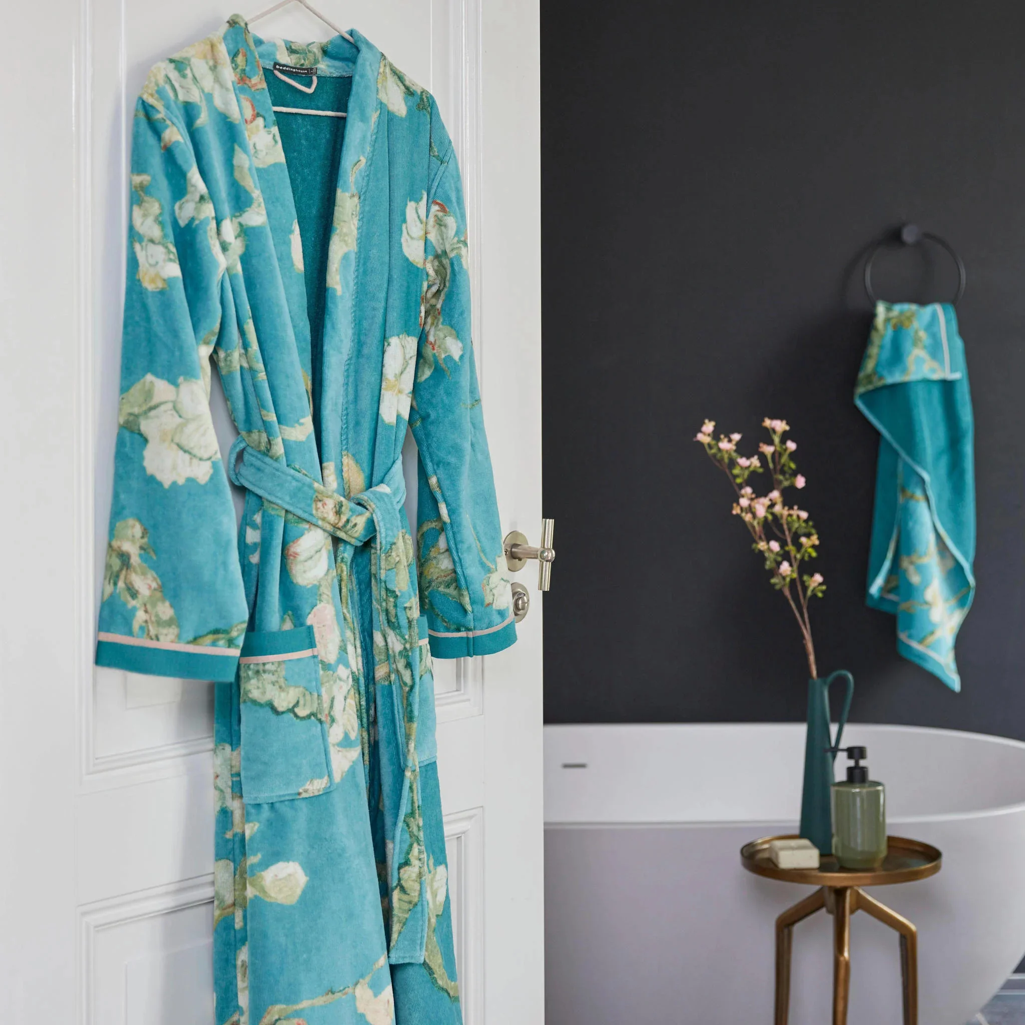 Beddinghouse x Van Gogh Museum Blossom Badjas - Blauw - XS - Image 4