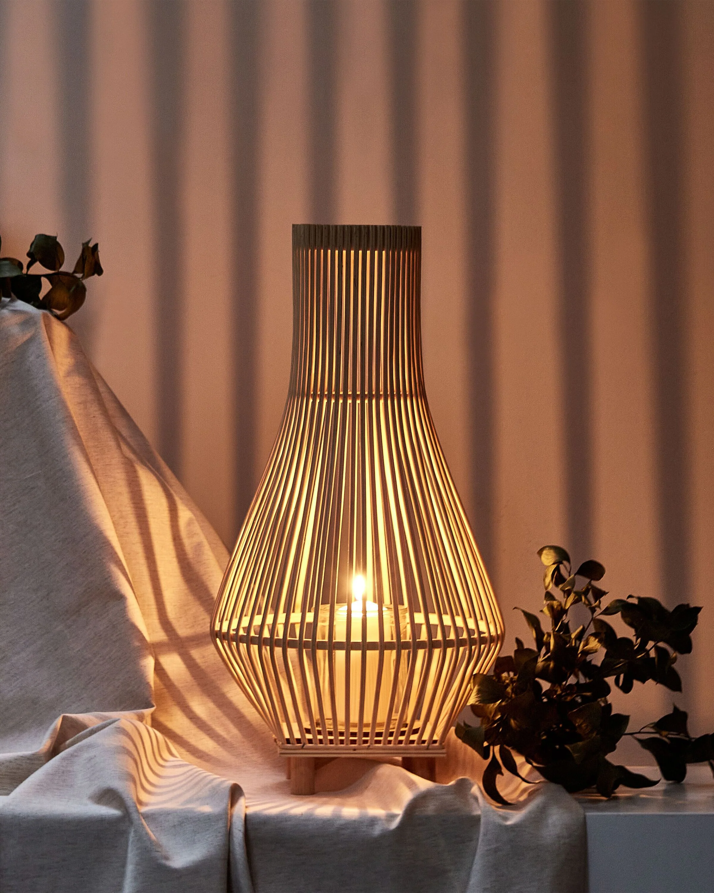 Beliani - LEYTE - Lantaarn - Lichtbruin - 58 cm - Wilgenhout
