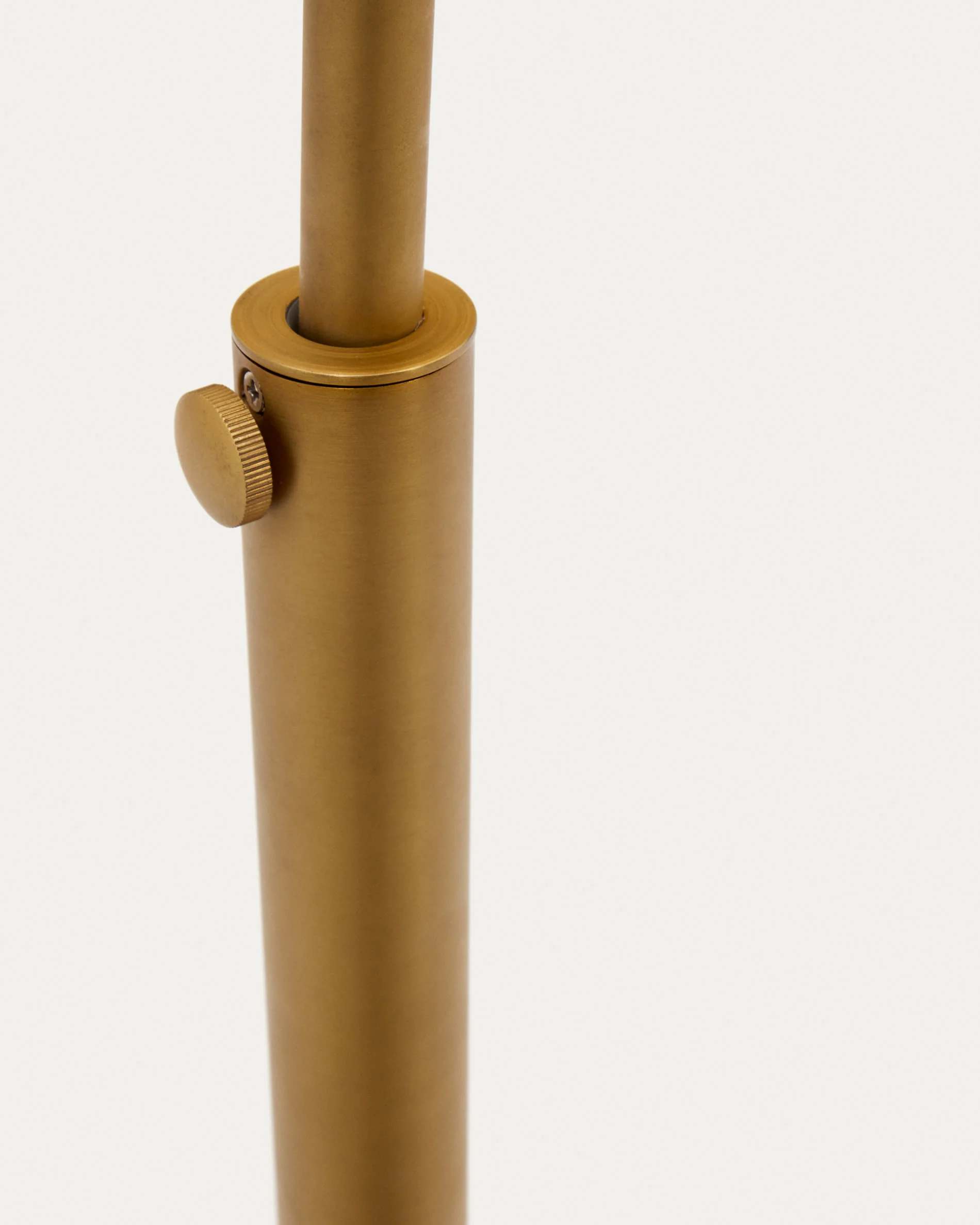 Kave Home - Madali-vloerlamp van metaal met afwerking in messing en - Image 4