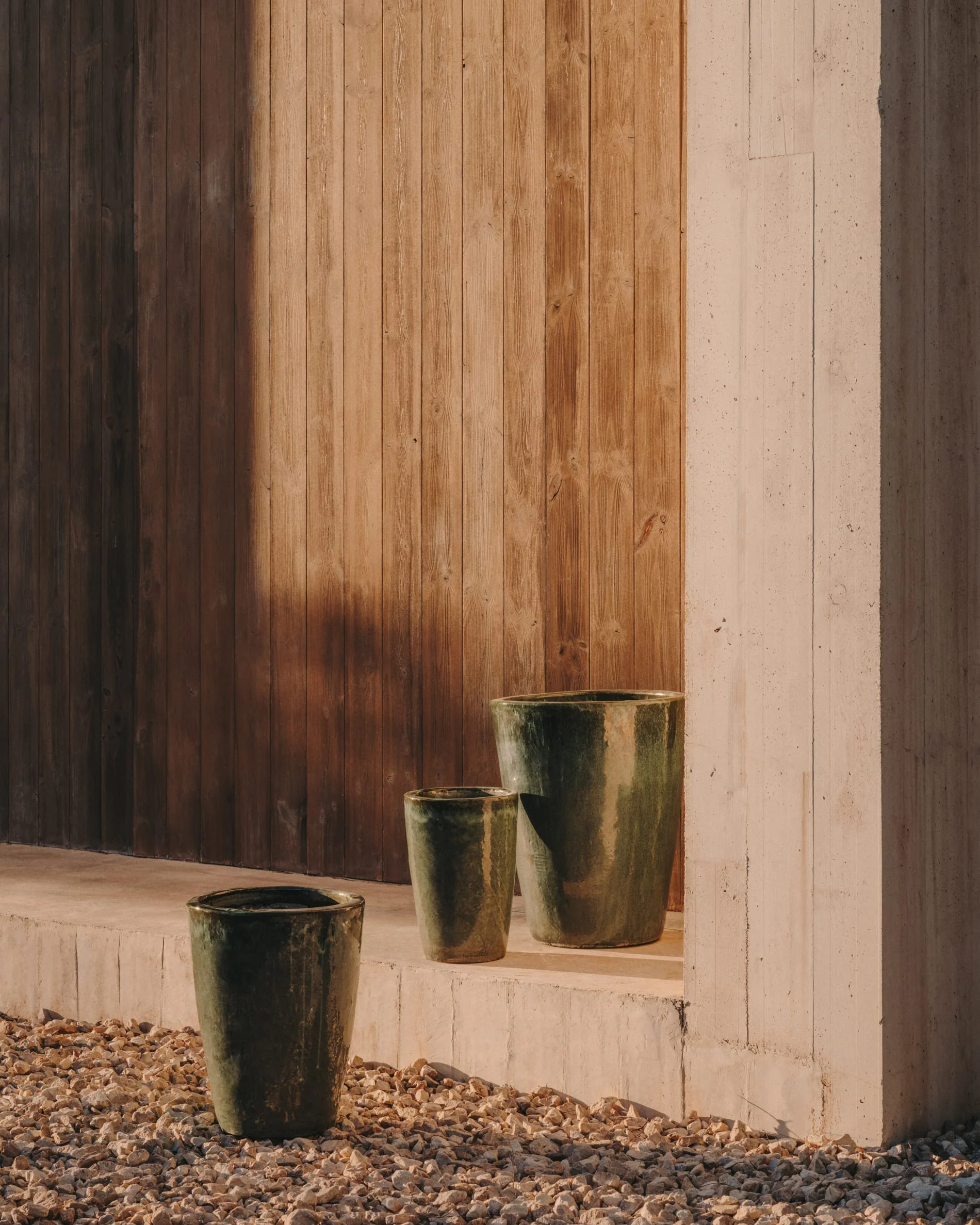 Kave Home - Set Rotja van 3 terracotta bloempotten afgewerkt met blauw - Image 2