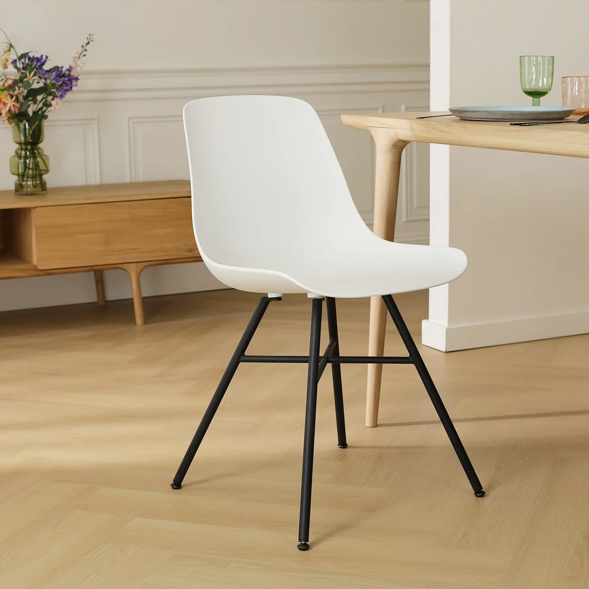Nolon Noa-Pip Eetkamerstoelen Set van 2 - Wit - Zwarte Poten - Image 2