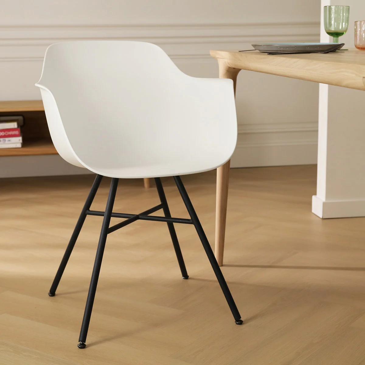 Nolon Noa-Puk Eetkamerstoelen Set van 2 - Wit - Zwart Onderstel - Image 2