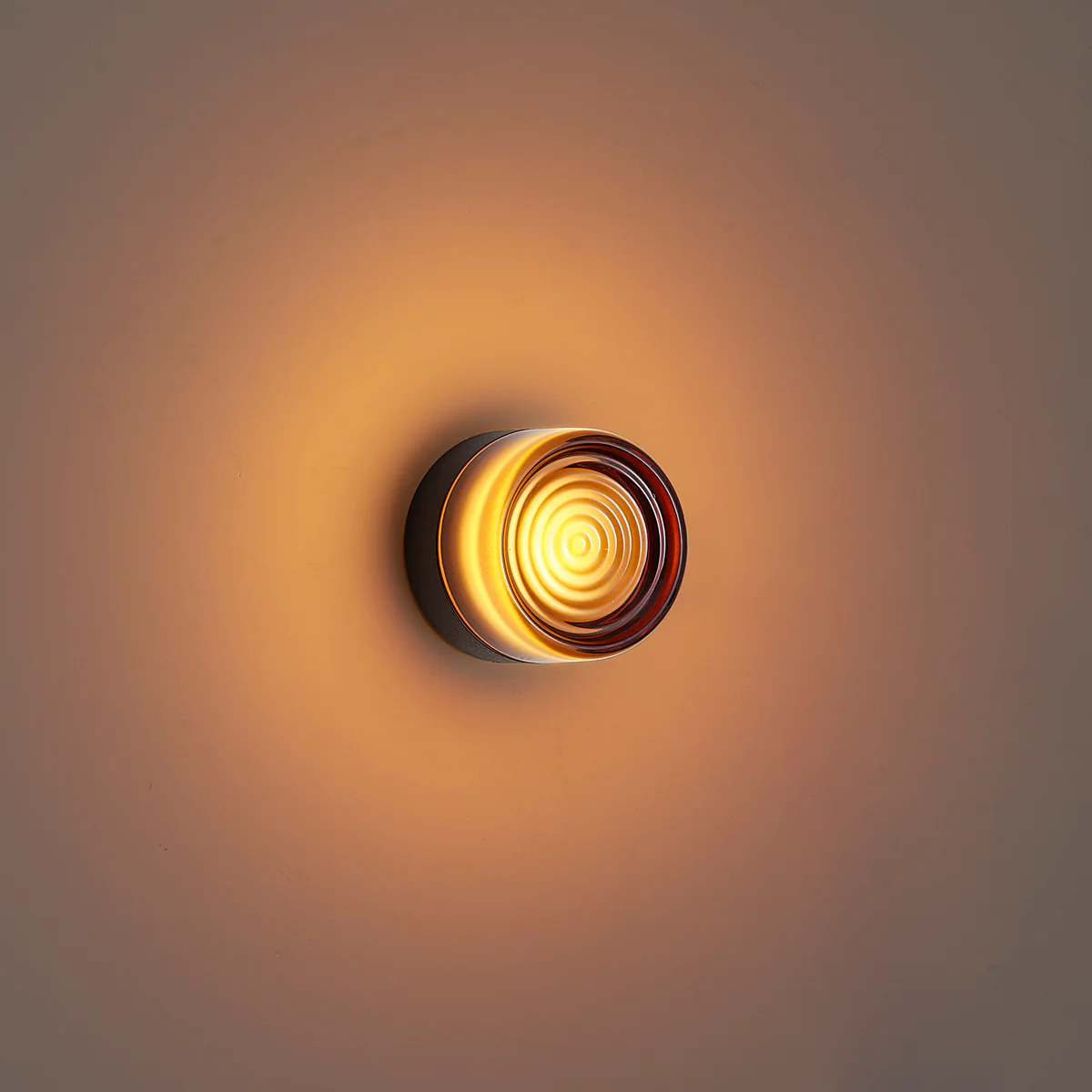 QAZQA Design wandlamp donkerbrons met amber glas IP44 - Michele - Image 9