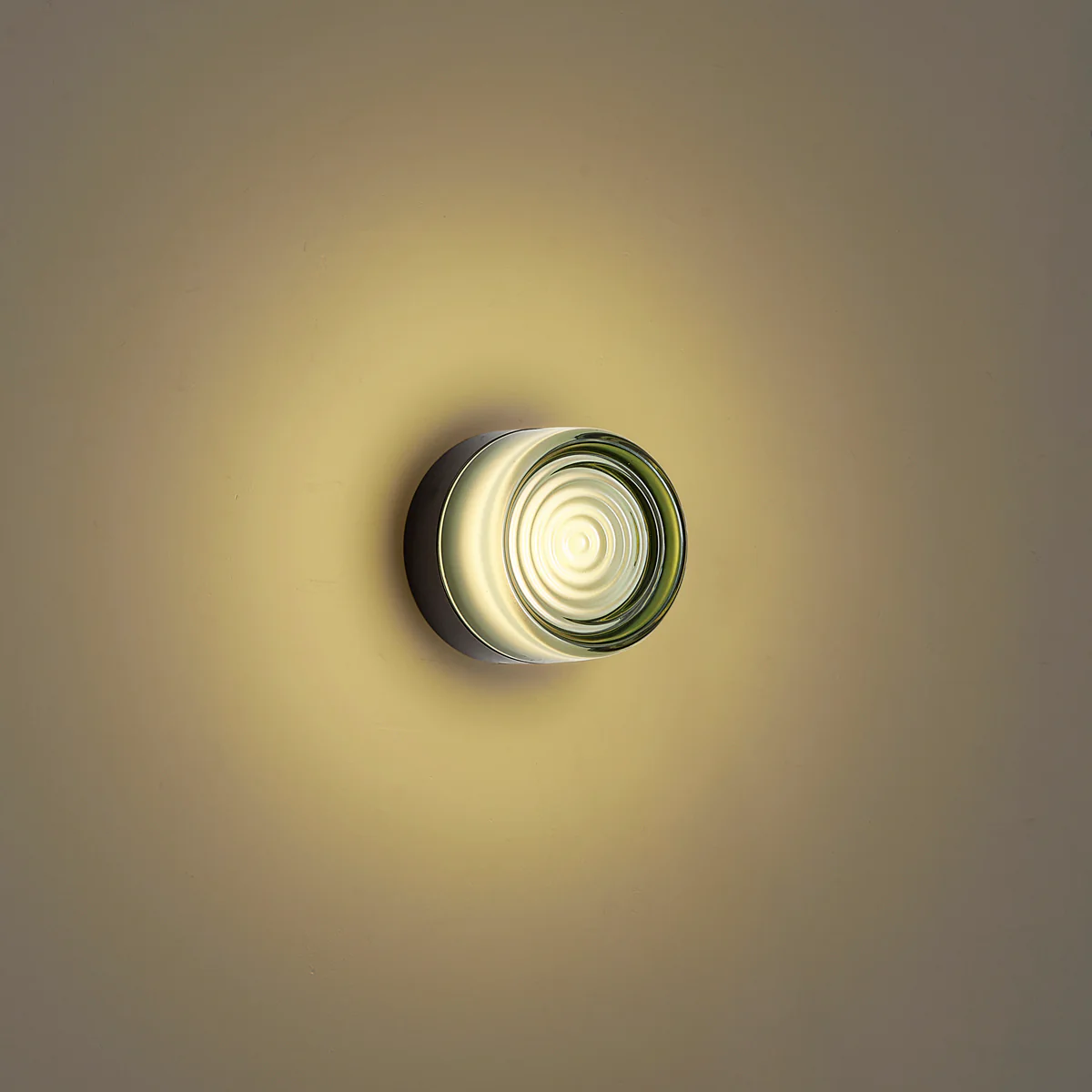 QAZQA Design wandlamp zwart met licht groen glas IP44 - Michele - Image 10