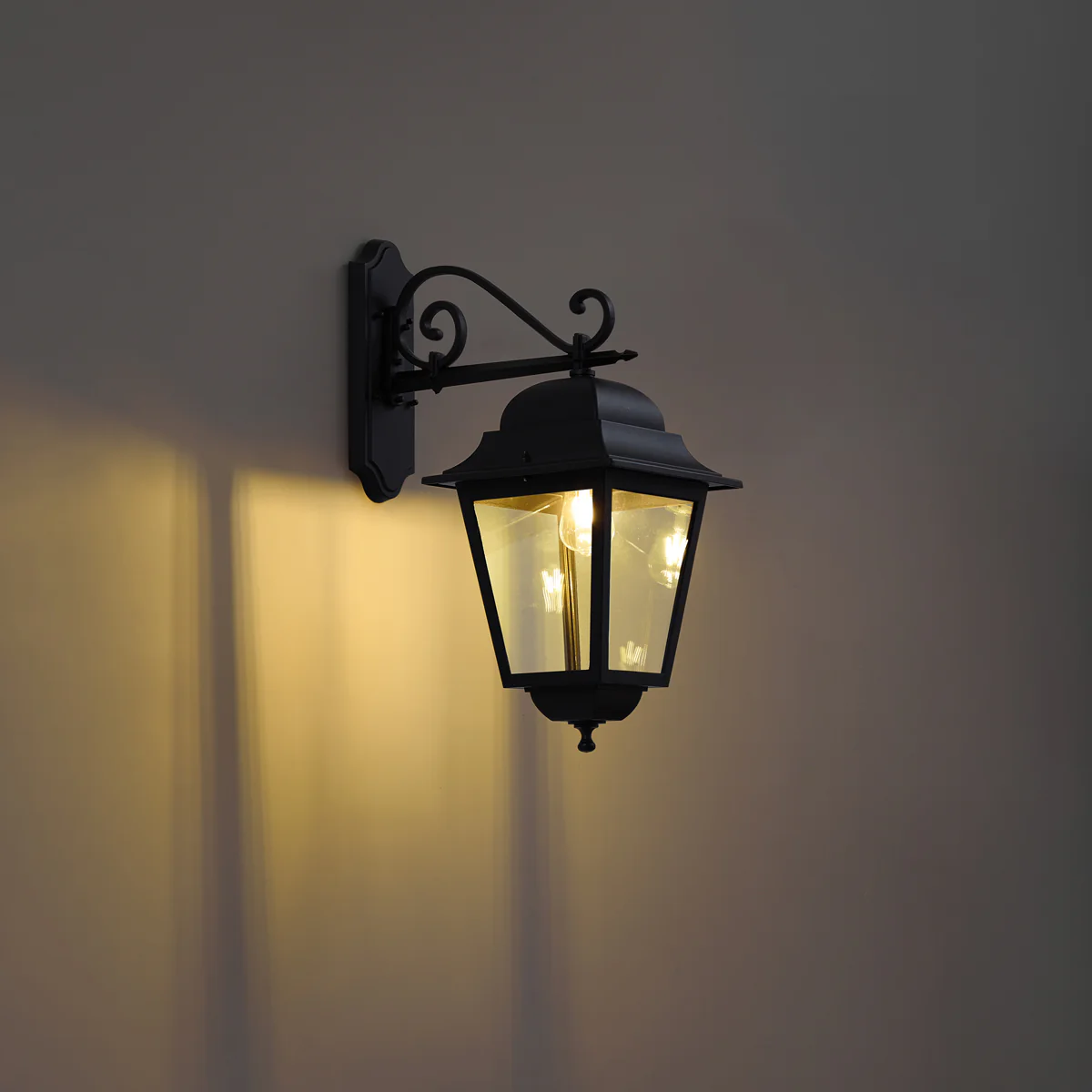 QAZQA Klassieke buiten wandlantaarn zwart IP44 - Big - Image 10