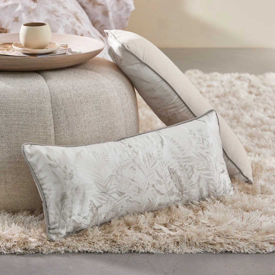 Riviera Maison - RM Leaf Shades Pillow natural 30x70 - Naturel - Image 2
