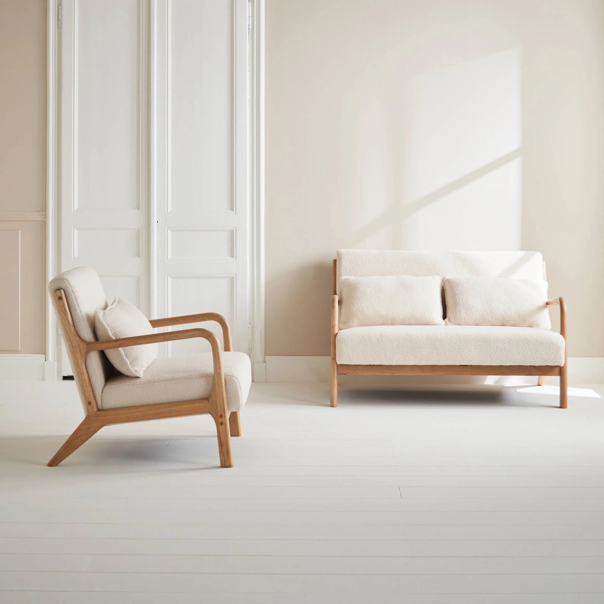 sweeek - 2-zitsbank + houten fauteuil met boucléstof - Image 5