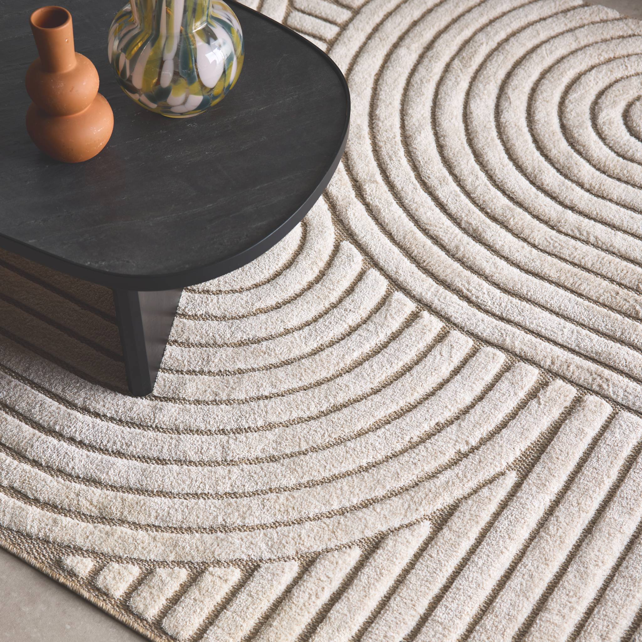 sweeek - Interieur vloerkleed met etnische bogen, beige en crème - Image 3