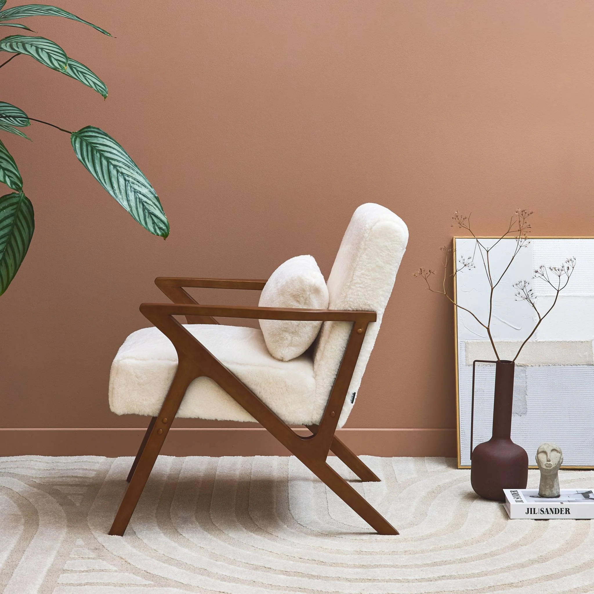 sweeek - Scandinavische fauteuil in walnoot gebeitst heveahout, - Image 4