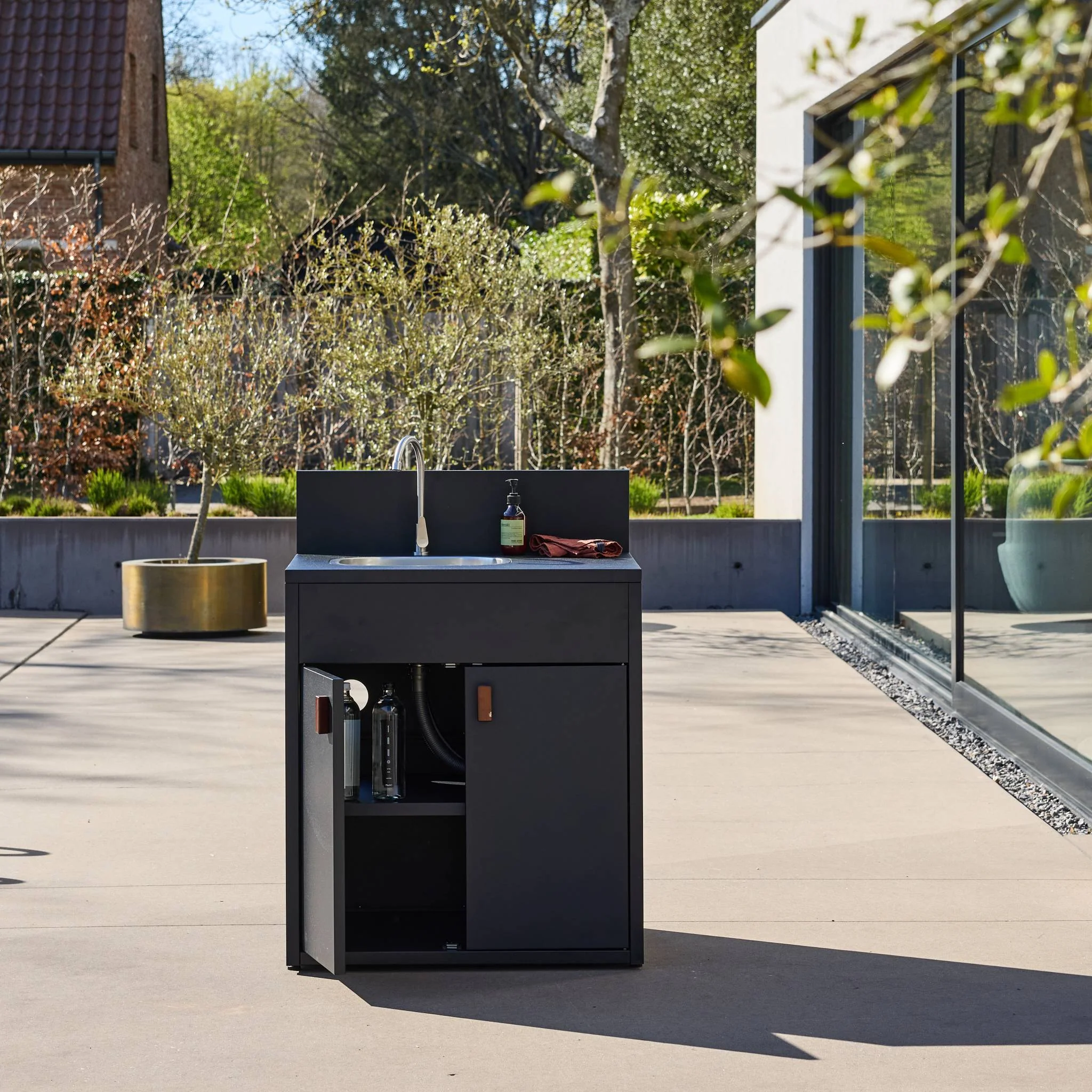 sweeek - Stalen buitenkeukenmodule met gootsteen en 2 deuren L80cm - Image 2