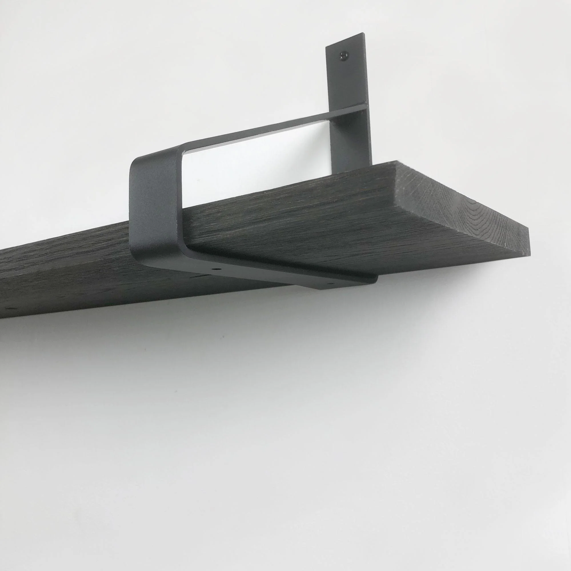 Woodbrothers 18mm wandplank recht zwart 90cm in 20cm diepe dragers - Image 3