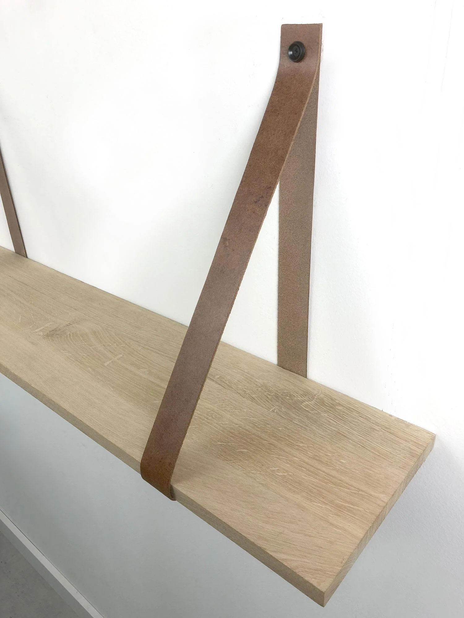 Woodbrothers Eiken 18mm wandplank recht 80x20cm + leren riem cognac - Image 2