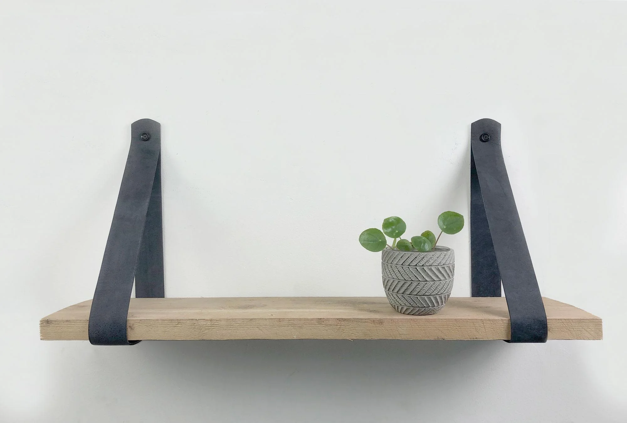 Woodbrothers Steigerhout wandplank 50x20cm + leren riem antraciet - Image 3