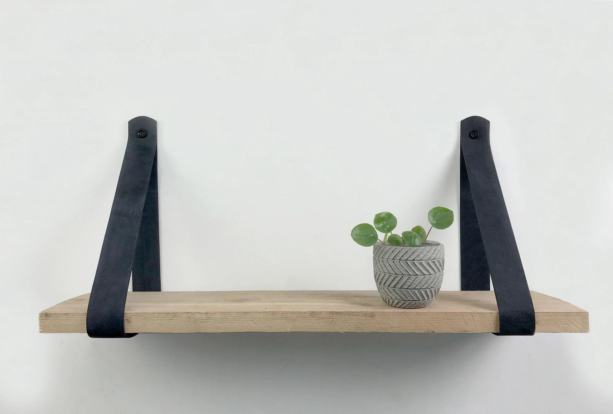 Woodbrothers Steigerhout wandplank 80x20cm + leren riem zwart - Image 3